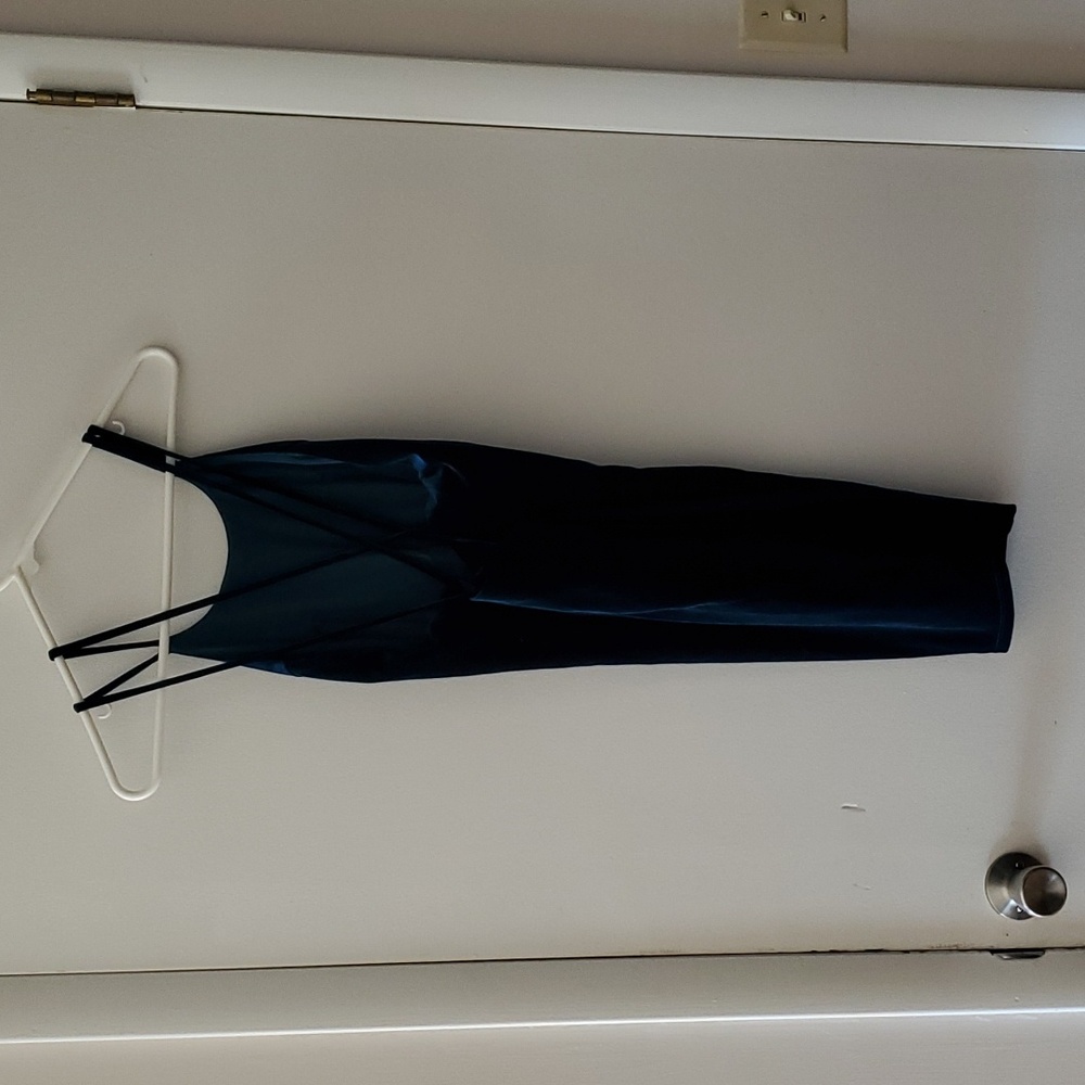 Dress - Picture 3 of 6